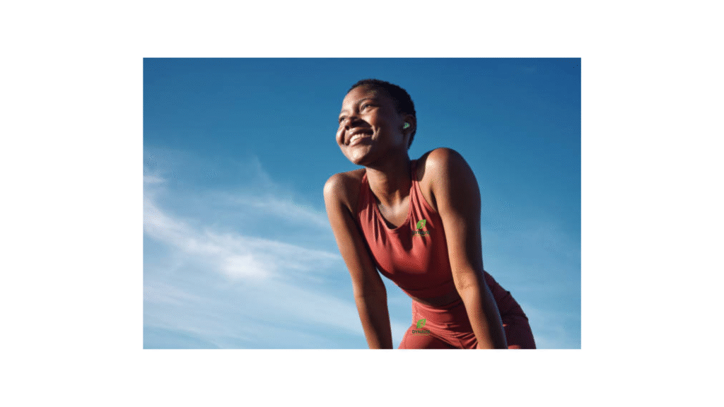Image d'une femme en habit de sport de la marque Dynavie 
